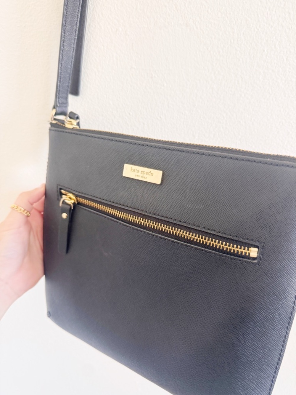 Kate Spade Black Crossbody Shoulder Bag with Front Zip Pocket - Picture 3 of 7